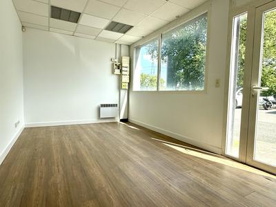Local d'activités - 95 m² - 3 pièces