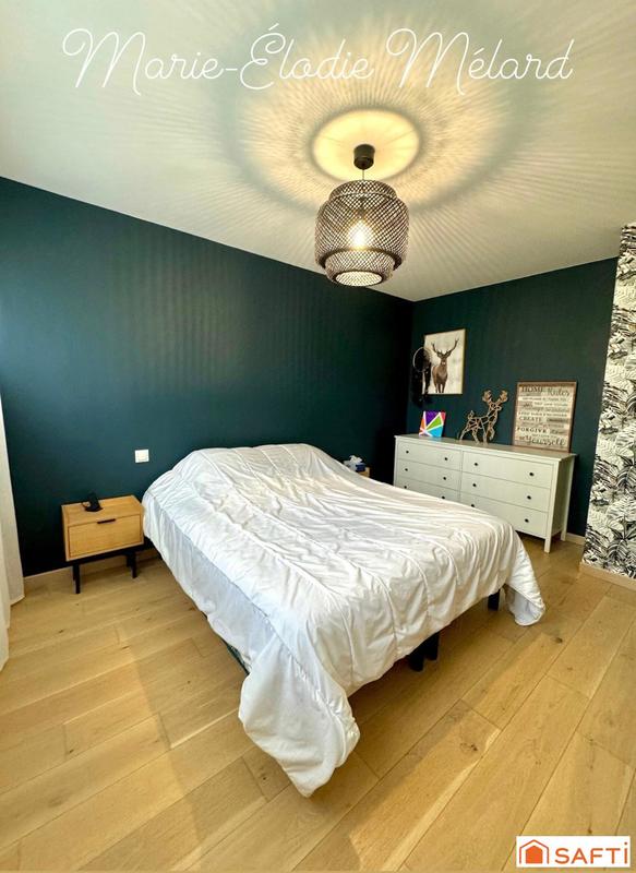 Maison - 250 m² - 10 pièces