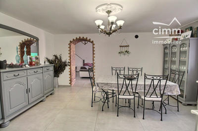 Maison - 209 m² - 8 pièces