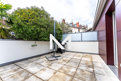 Appartement - 100 m² - 3 pièces