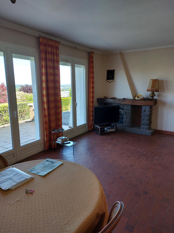 Maison - 234 m² - 7 pièces