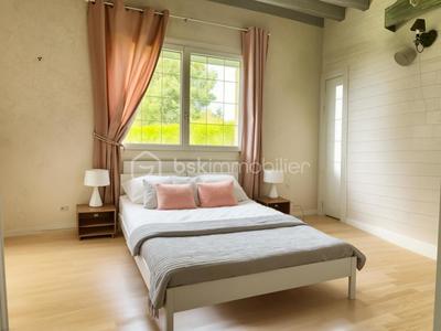 Maison - 200 m² - 6 pièces