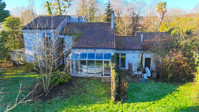 Maison - 183 m² - 7 pièces