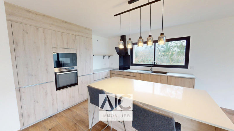 Maison - 184 m² - 7 pièces