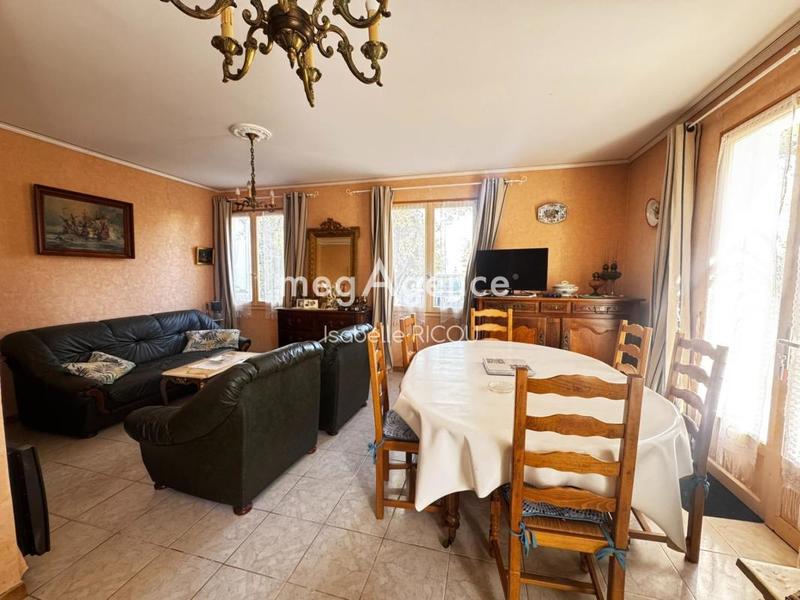 Maison traditionnelle - 111 m² - 4 pièces