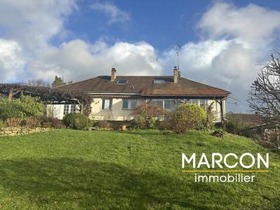 Propriété - 277 m² - 12 pièces