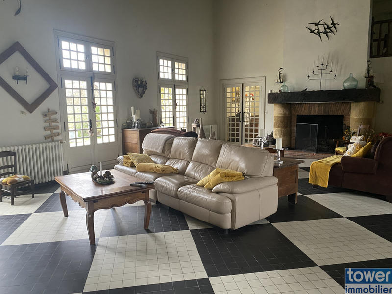 Propriété - 388 m² - 12 pièces