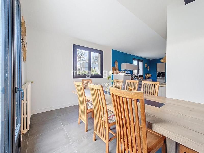 Maison - 273 m² - 10 pièces