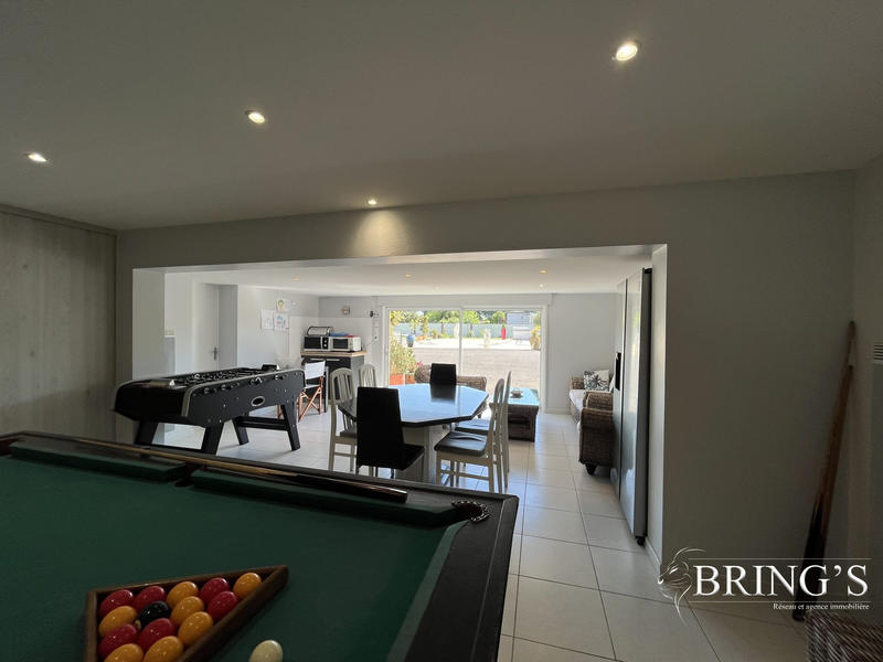 Villa - 250 m² - 8 pièces