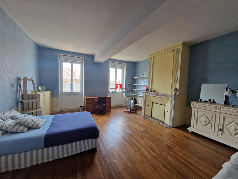 Maison - 200 m² - 5 pièces