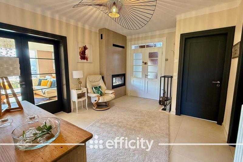 Maison - 383 m² - 12 pièces