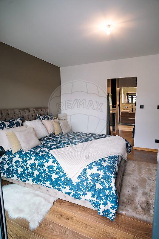 Maison - 197 m² - 7 pièces