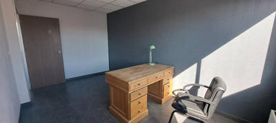 Bureau - 98 m² - 5 pièces