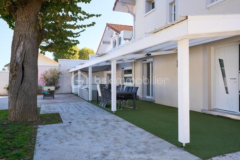 Maison - 178 m² - 6 pièces