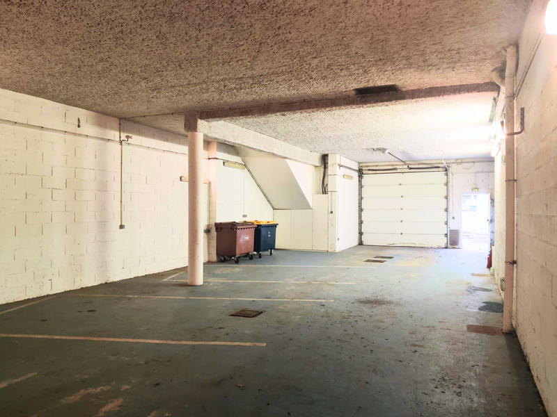 Local d'activités - 322 m²