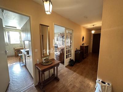 Appartement - 97 m² - 5 pièces