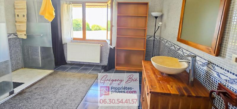 Maison - 235 m² - 6 pièces