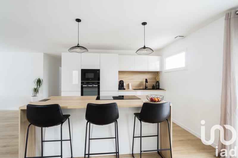 Maison - 95 m² - 4 pièces