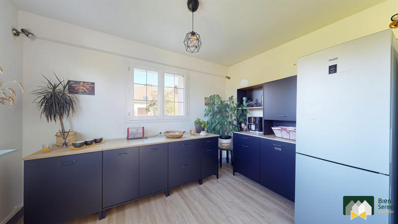 Maison - 256 m² - 10 pièces