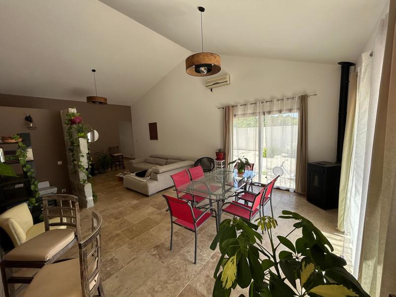 Maison - 221 m² - 5 pièces