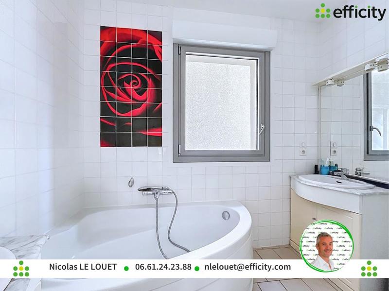 Pavillon - 230 m² - 9 pièces