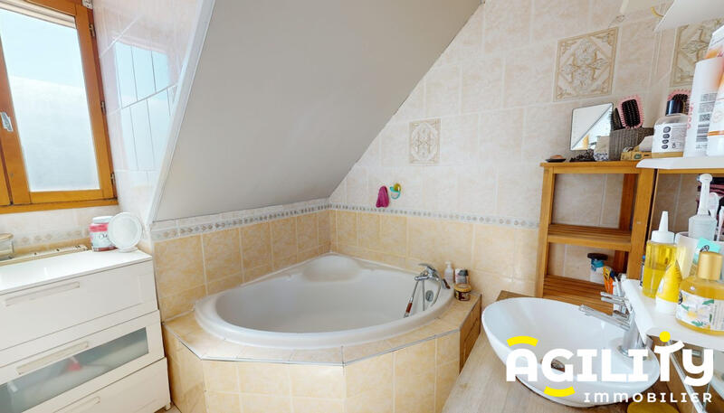 Maison - 165 m² - 6 pièces