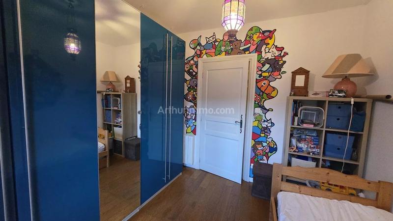 Maison - 243 m² - 11 pièces