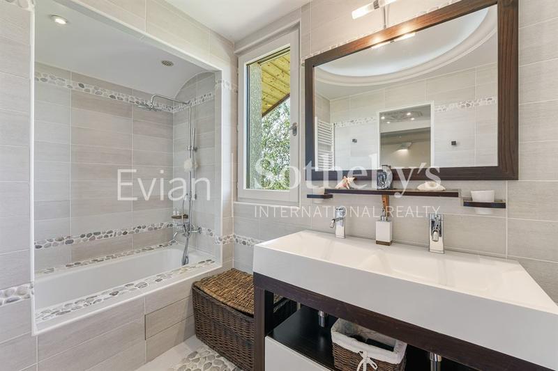 Maison - 306 m² - 6 pièces