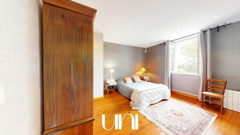 Maison - 352 m² - 8 pièces