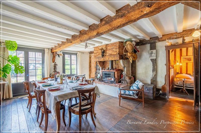 Maison - 218 m² - 9 pièces