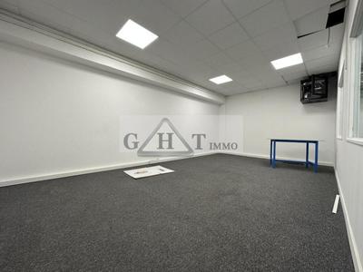 Entrepôt - 1 850 m²