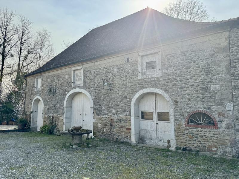 Maison - 408 m² - 7 pièces