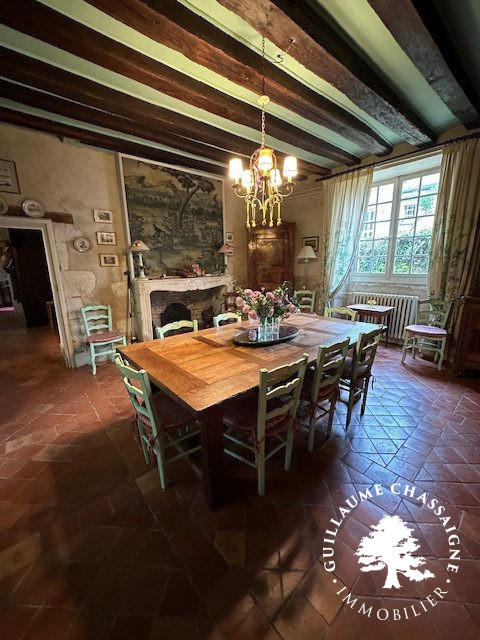 Maison traditionnelle - 328 m² - 9 pièces