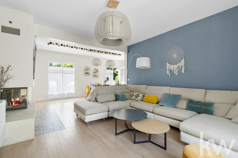 Maison - 212 m² - 9 pièces