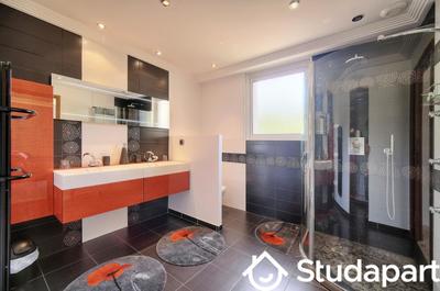 Chambre - 25 m² - 1 pièce