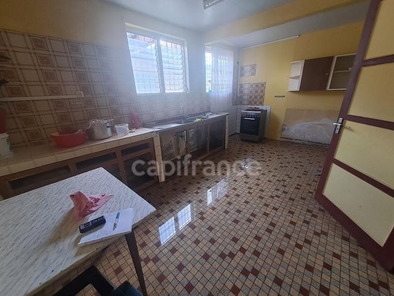 Maison - 338 m² - 8 pièces