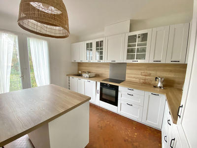 Maison - 220 m² - 7 pièces