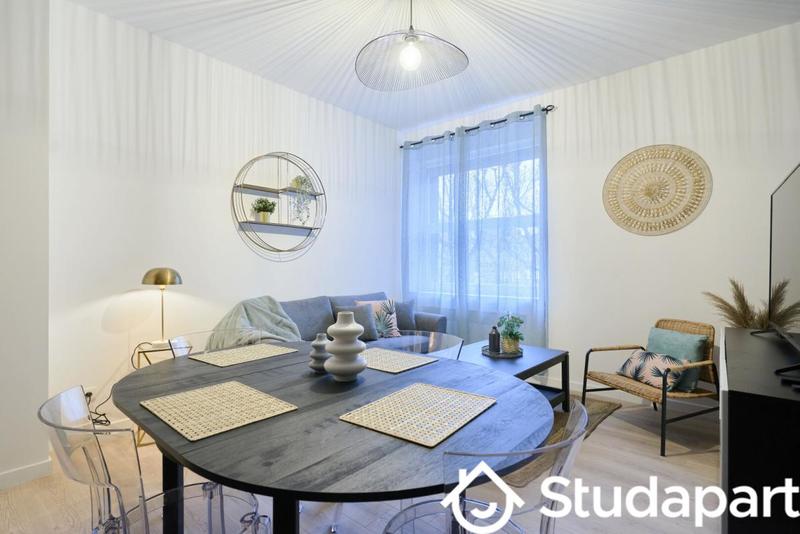 Chambre - 11 m² - 1 pièce