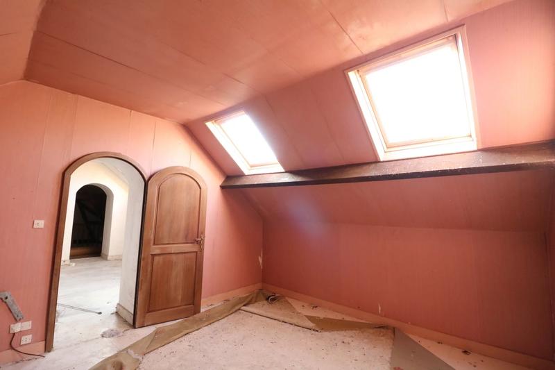 Maison - 270 m² - 8 pièces