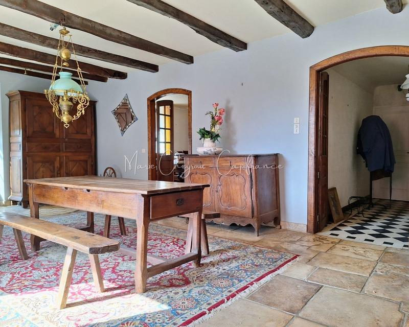 Maison - 222 m² - 8 pièces