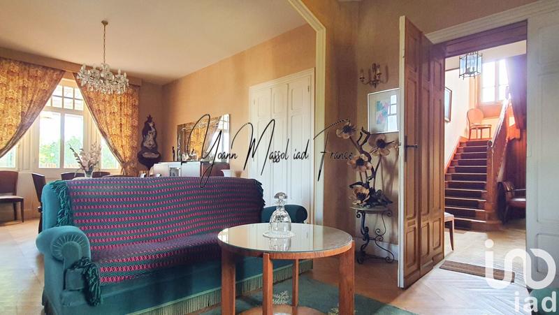 Maison - 233 m² - 9 pièces