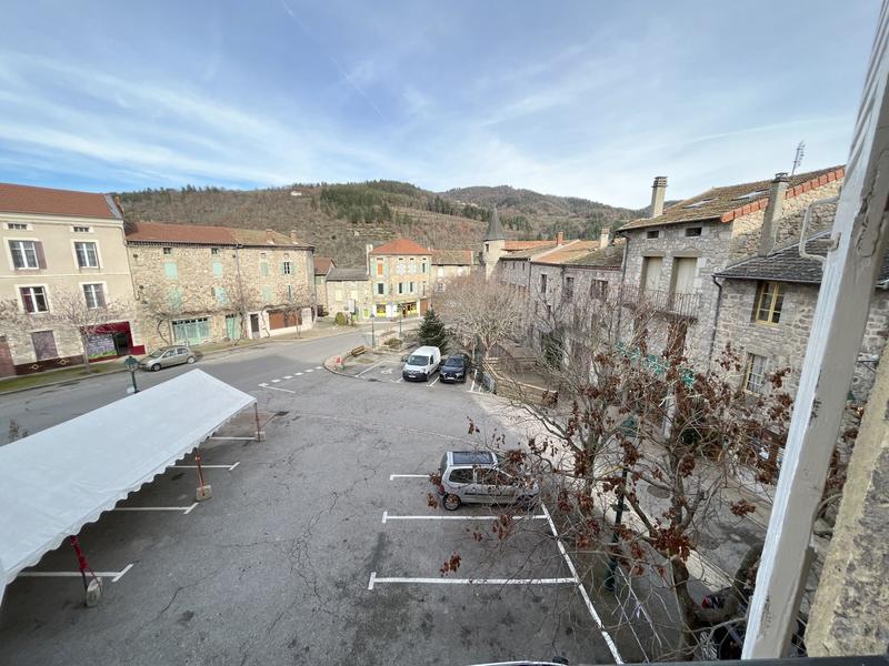 Maison - 185 m² - 13 pièces