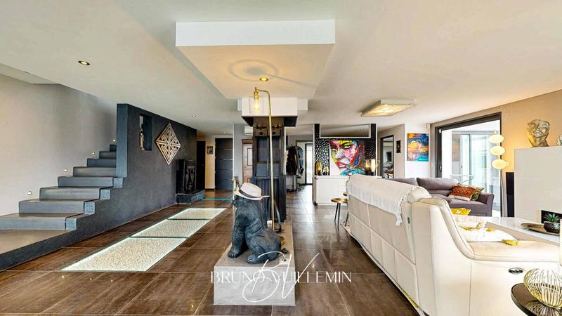 Villa - 251 m² - 8 pièces