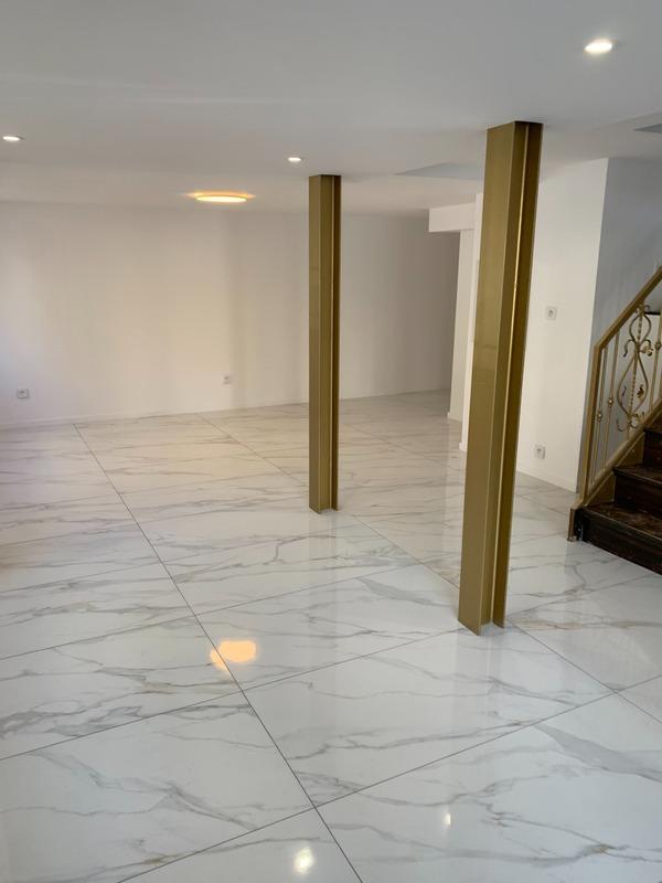 Local commercial - 147 m² - 1 pièce