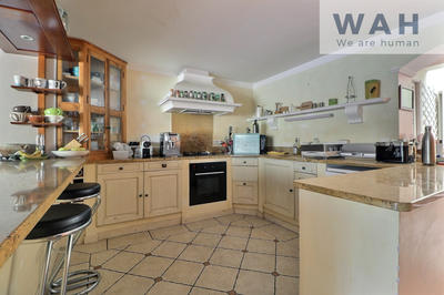 Maison - 202 m² - 6 pièces