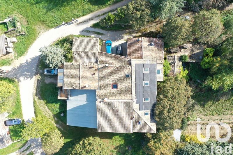 Maison - 391 m² - 15 pièces