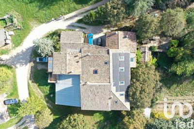 Maison - 391 m² - 15 pièces