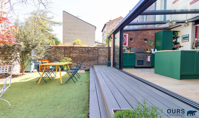 Maison - 214 m² - 8 pièces