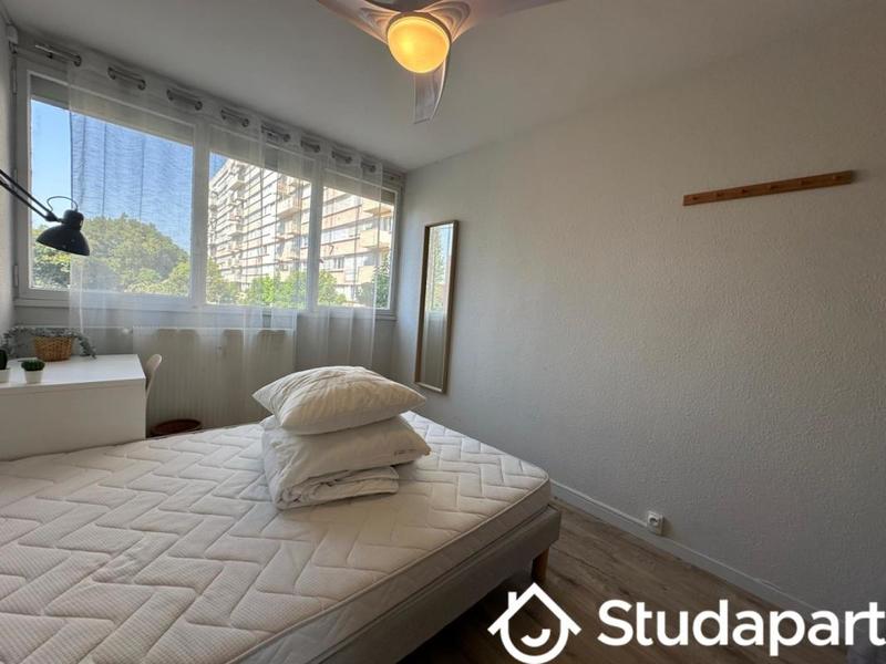 Chambre - 10 m² - 1 pièce