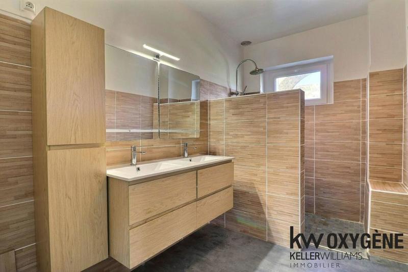 Maison - 178 m² - 10 pièces